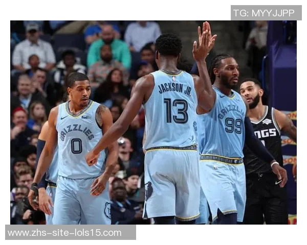 2017季后赛灰熊与马刺激战回顾：经典对决与战术较量的精彩瞬间